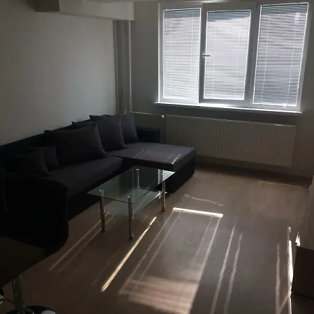 Brown Apartmen *